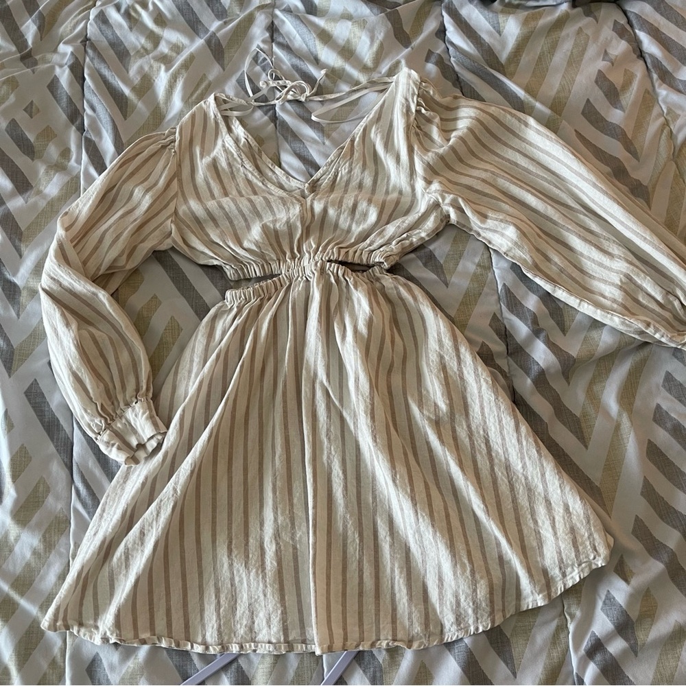 Mini Cutout Dress Striped Linen Blend NWT Size XS New without tags, never worn